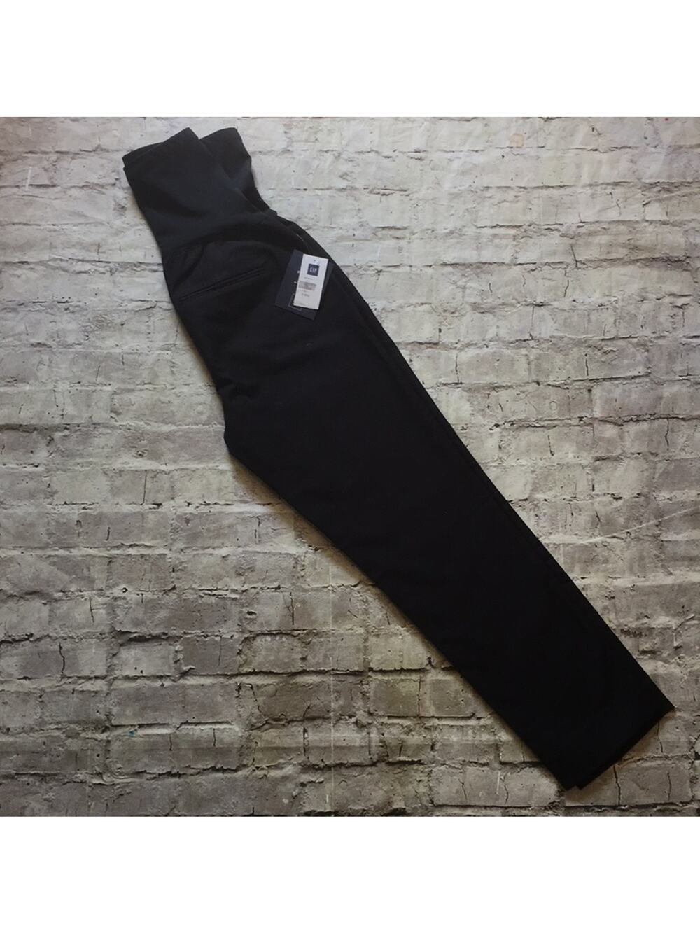 Gap Maternity Slim Crop Pants in Black